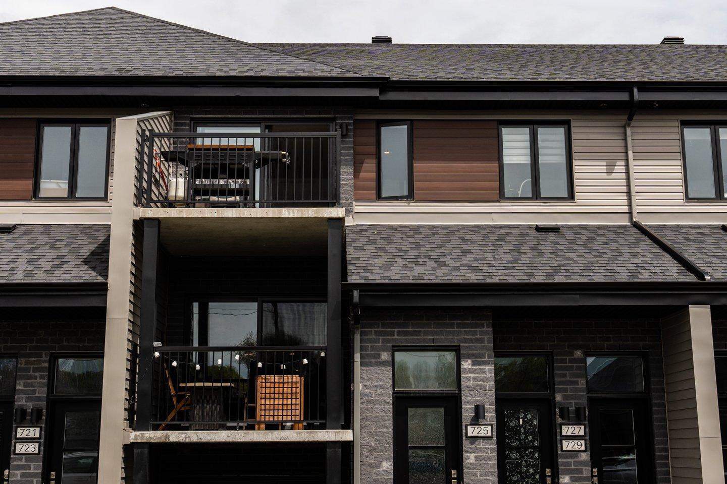 









729


Rue Magnone

,
Granby,




QC
J2H3J4

