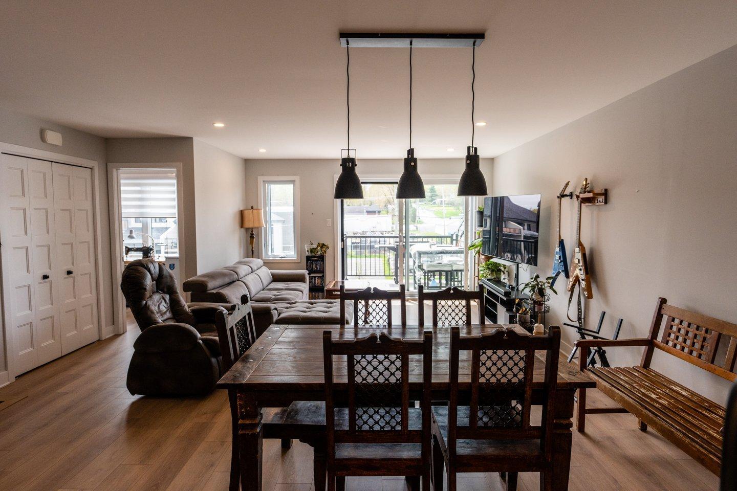 









729


Rue Magnone

,
Granby,




QC
J2H3J4

