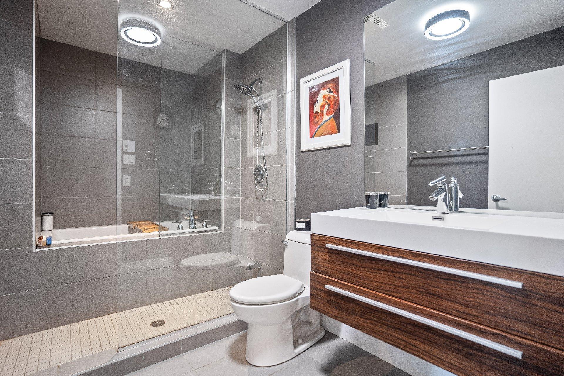 









1981


Rue du Centre

, 401,
Montréal (Le Sud-Ouest),




QC
H3K1J1

