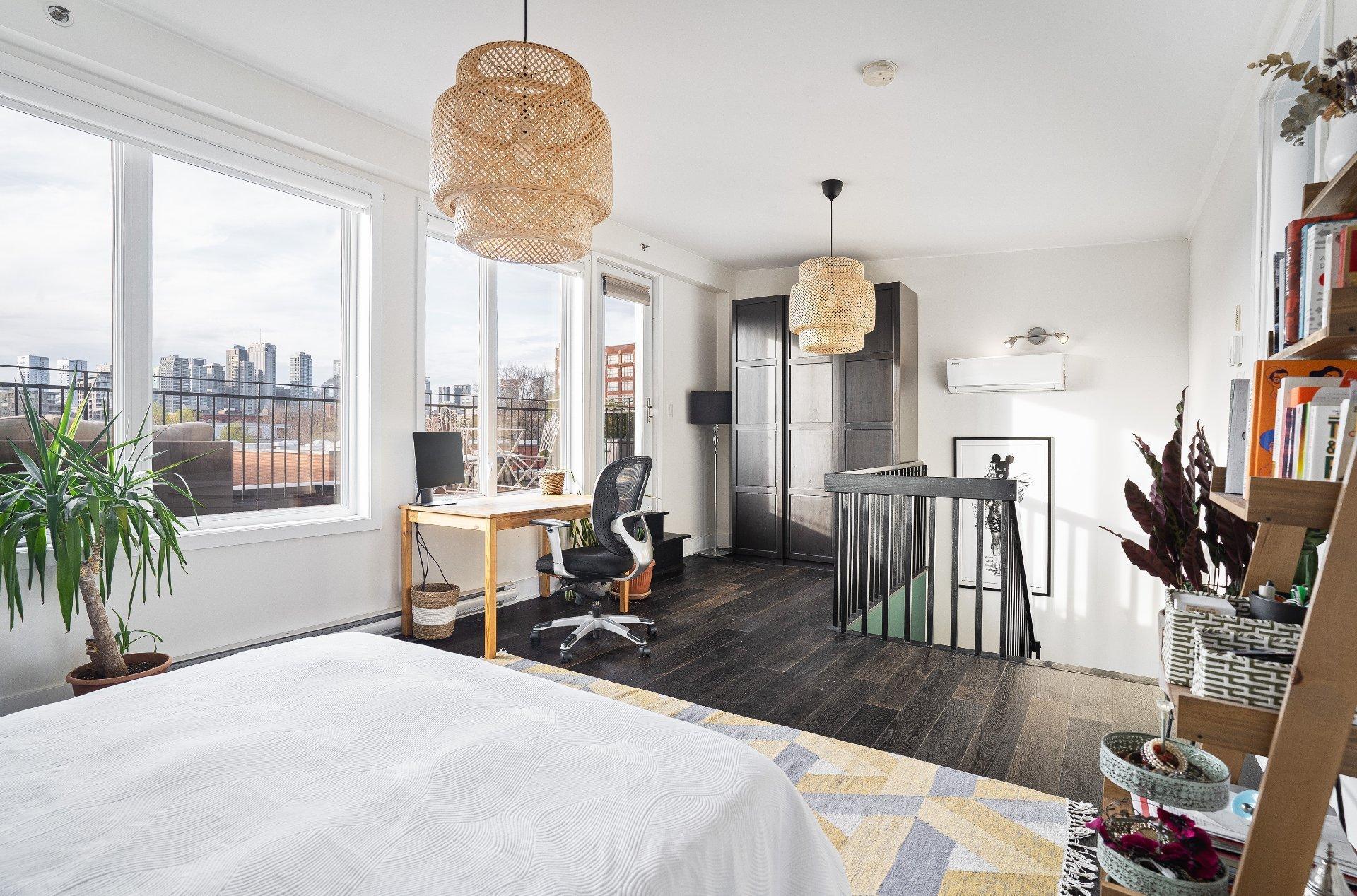 









1981


Rue du Centre

, 401,
Montréal (Le Sud-Ouest),




QC
H3K1J1

