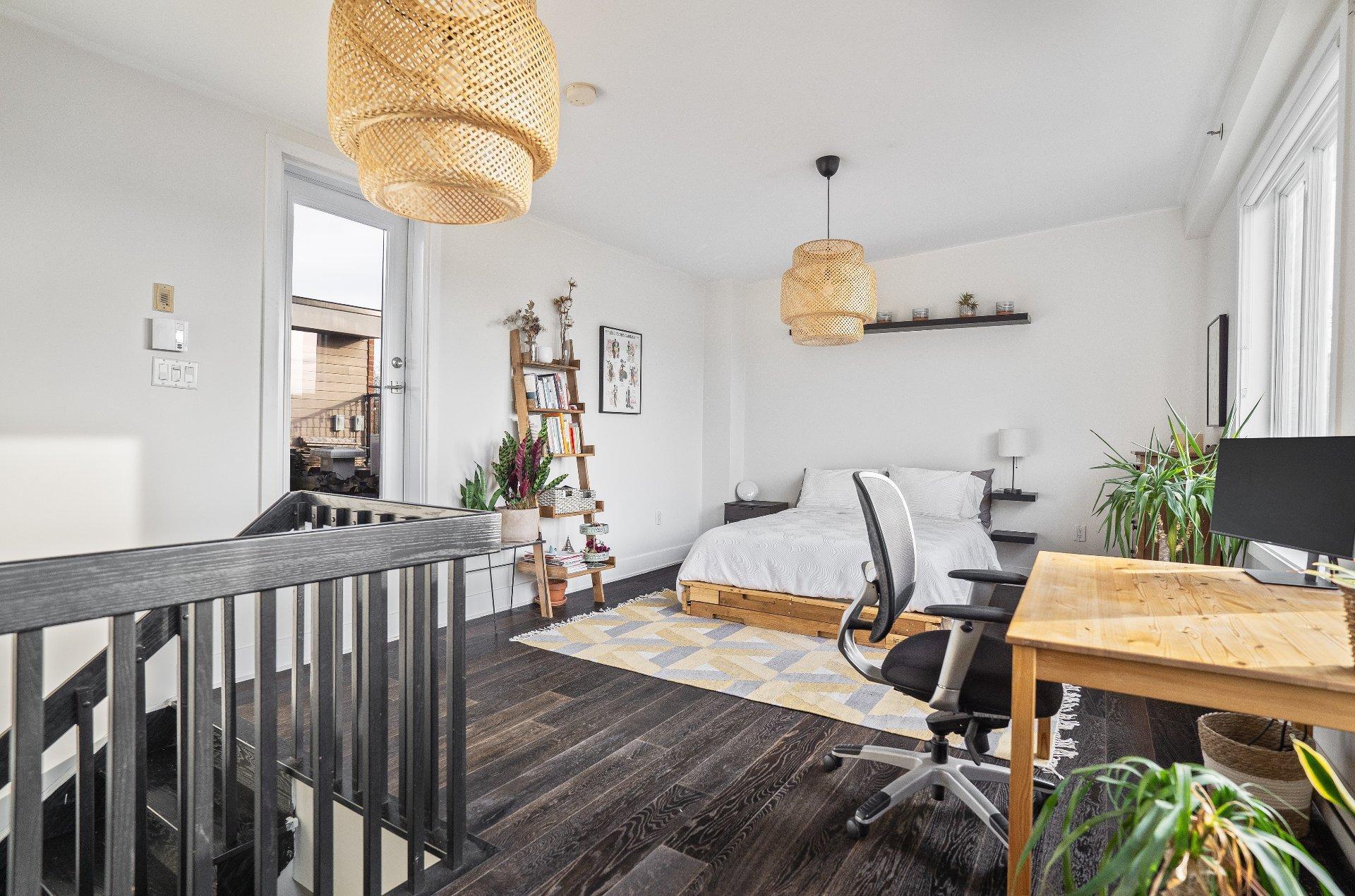 









1981


Rue du Centre

, 401,
Montréal (Le Sud-Ouest),




QC
H3K1J1

