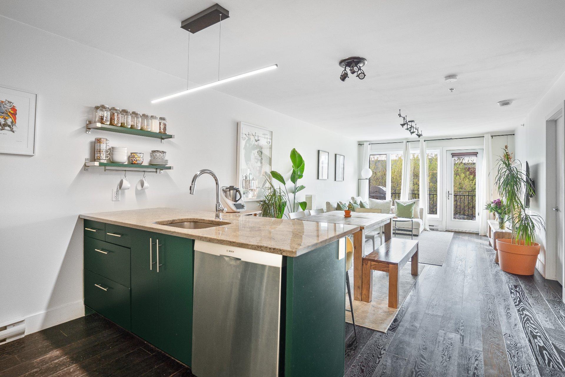 









1981


Rue du Centre

, 401,
Montréal (Le Sud-Ouest),




QC
H3K1J1

