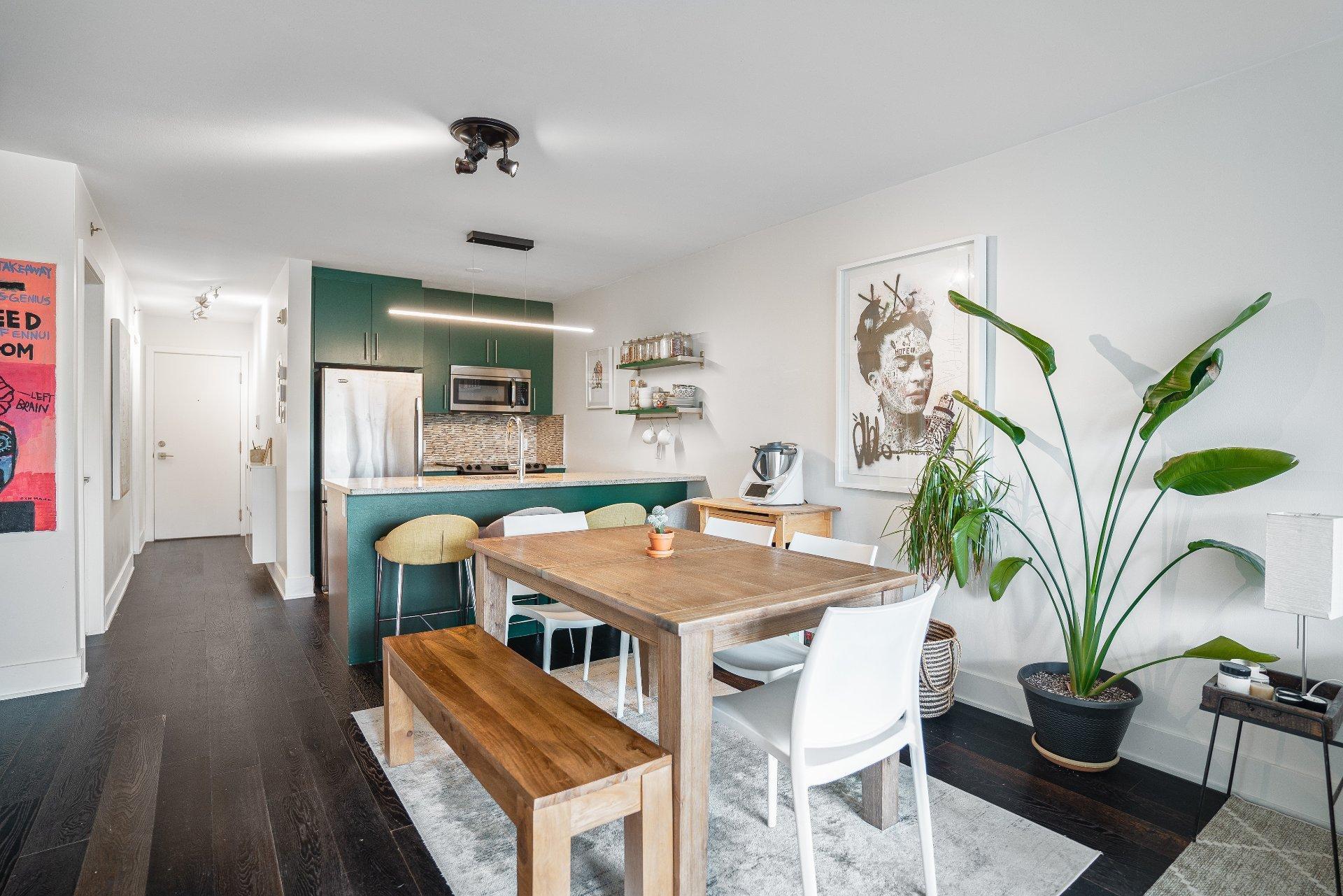 









1981


Rue du Centre

, 401,
Montréal (Le Sud-Ouest),




QC
H3K1J1

