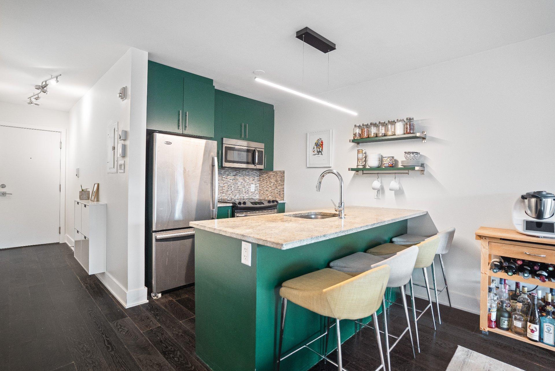 









1981


Rue du Centre

, 401,
Montréal (Le Sud-Ouest),




QC
H3K1J1

