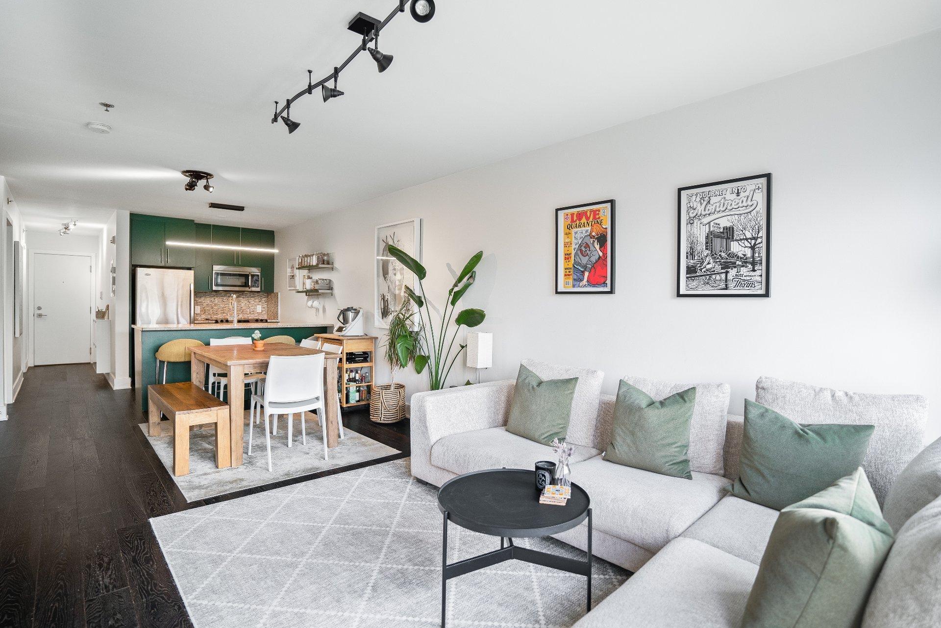 









1981


Rue du Centre

, 401,
Montréal (Le Sud-Ouest),




QC
H3K1J1

