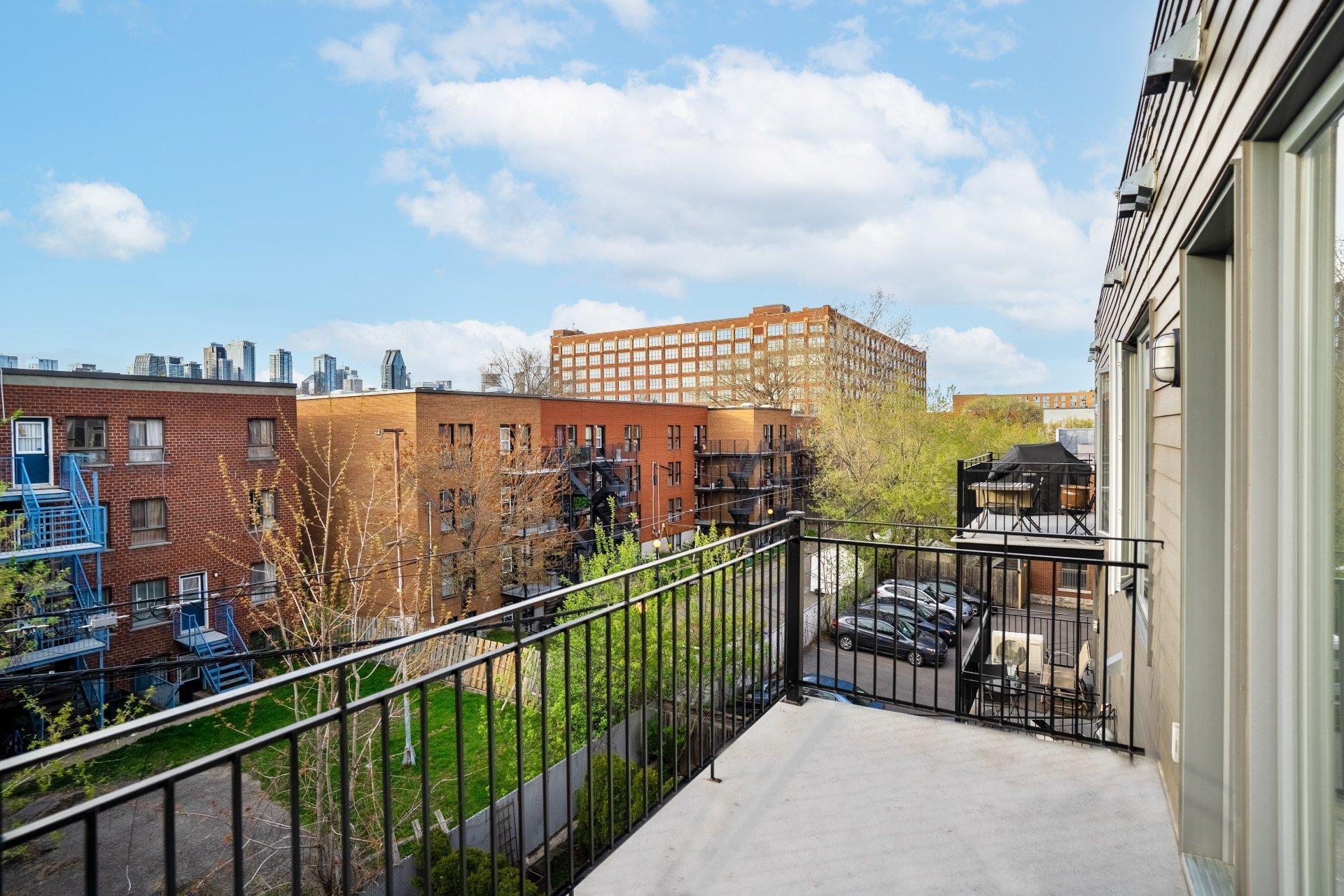 









1981


Rue du Centre

, 401,
Montréal (Le Sud-Ouest),




QC
H3K1J1

