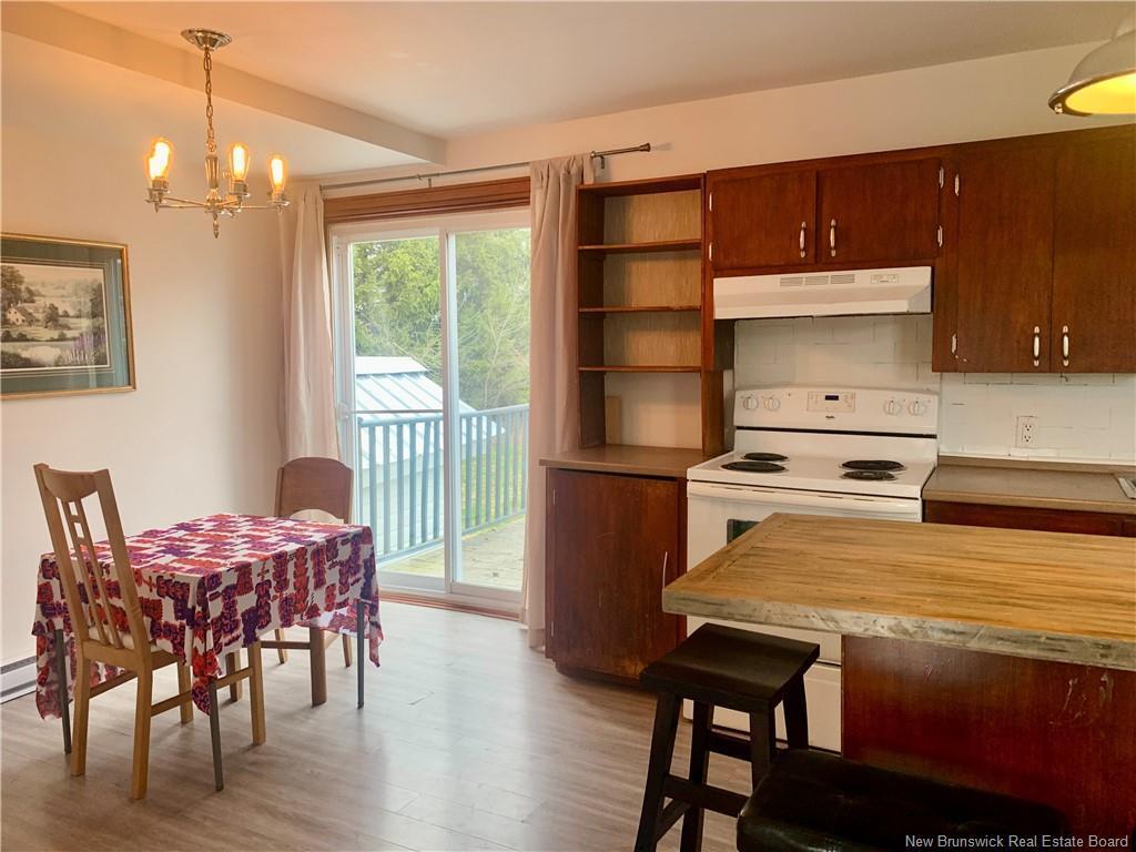 









453


Chaleur

,
Charlo,




NB
E8E 2B9

