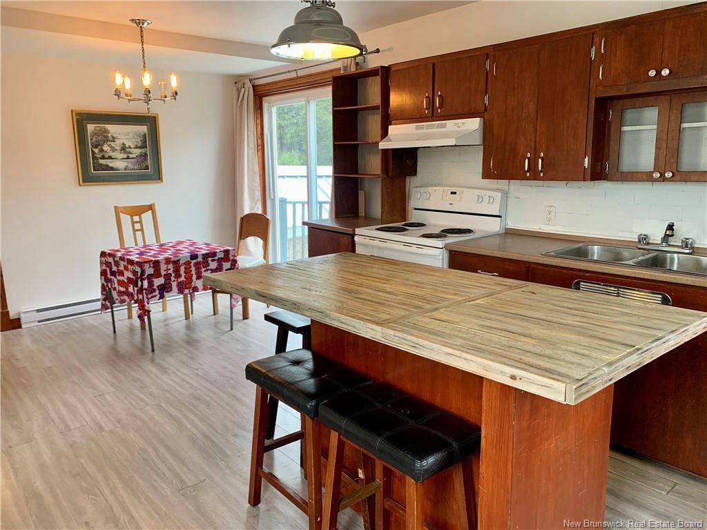 









453


Chaleur

,
Charlo,




NB
E8E 2B9

