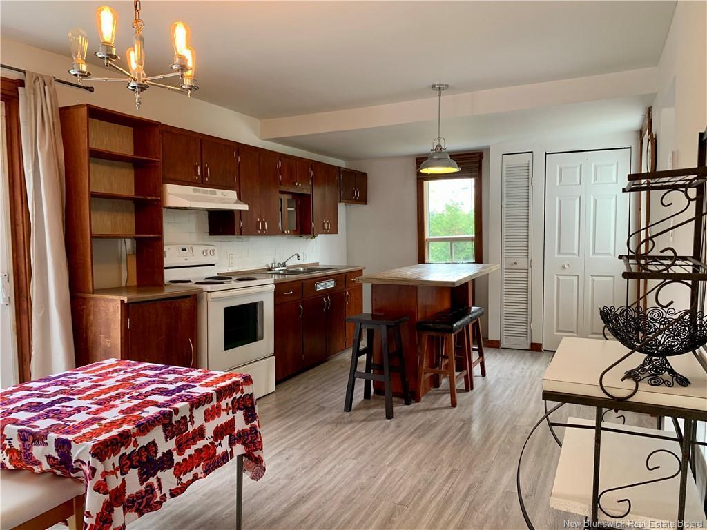 









453


Chaleur

,
Charlo,




NB
E8E 2B9

