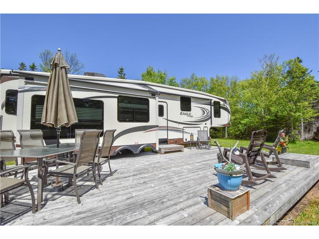 









98


des Vacanciers

LANE,
Pointe-Canot,







NB
E8T 5S1

