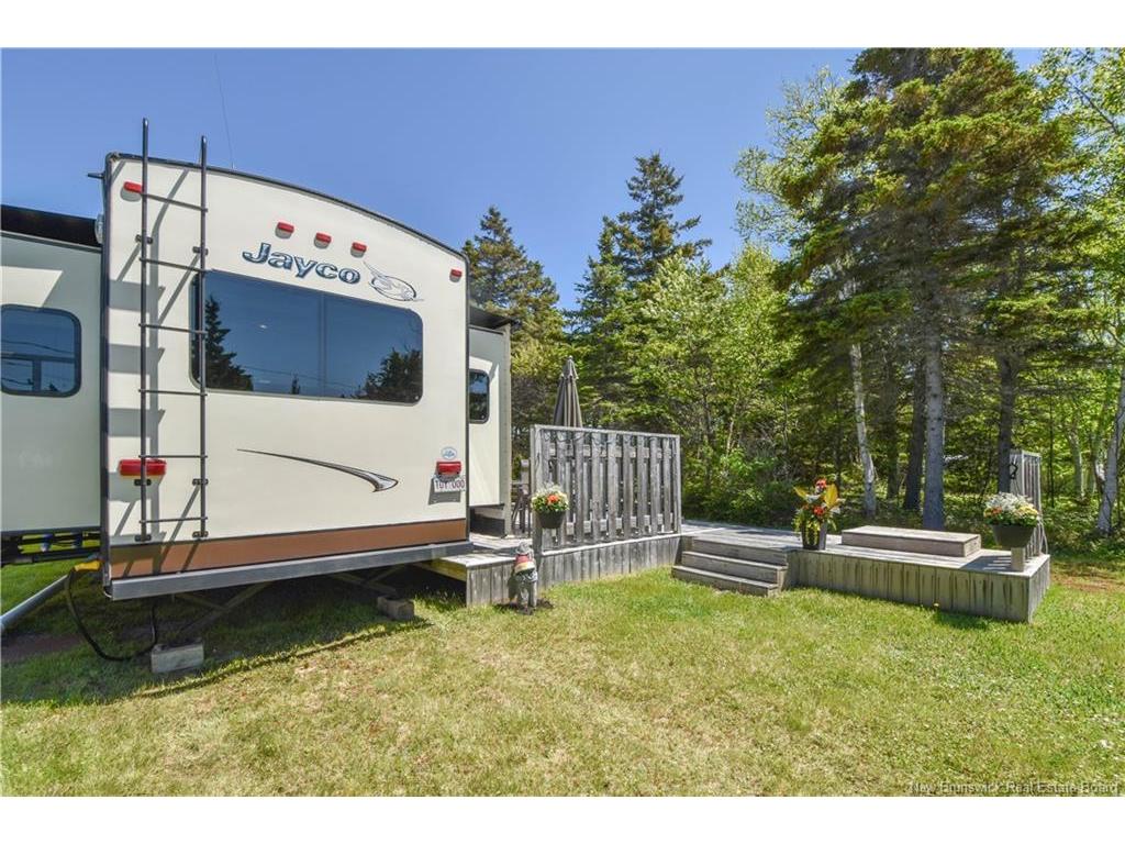









98


des Vacanciers

LANE,
Pointe-Canot,







NB
E8T 5S1

