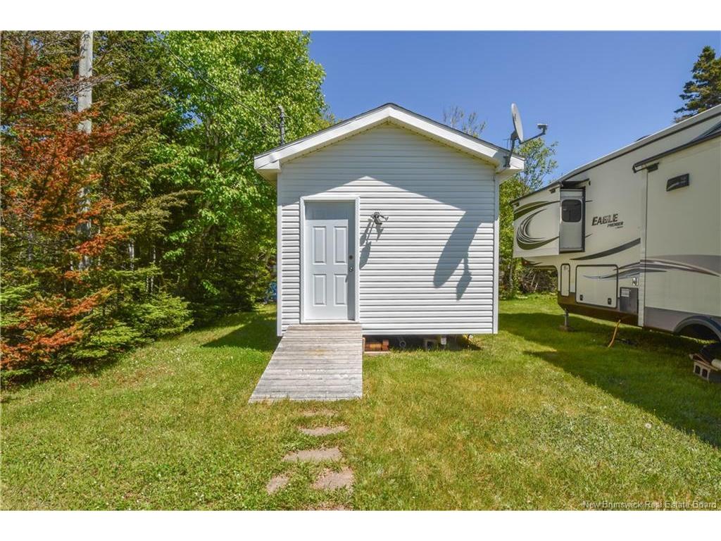 









98


des Vacanciers

LANE,
Pointe-Canot,







NB
E8T 5S1

