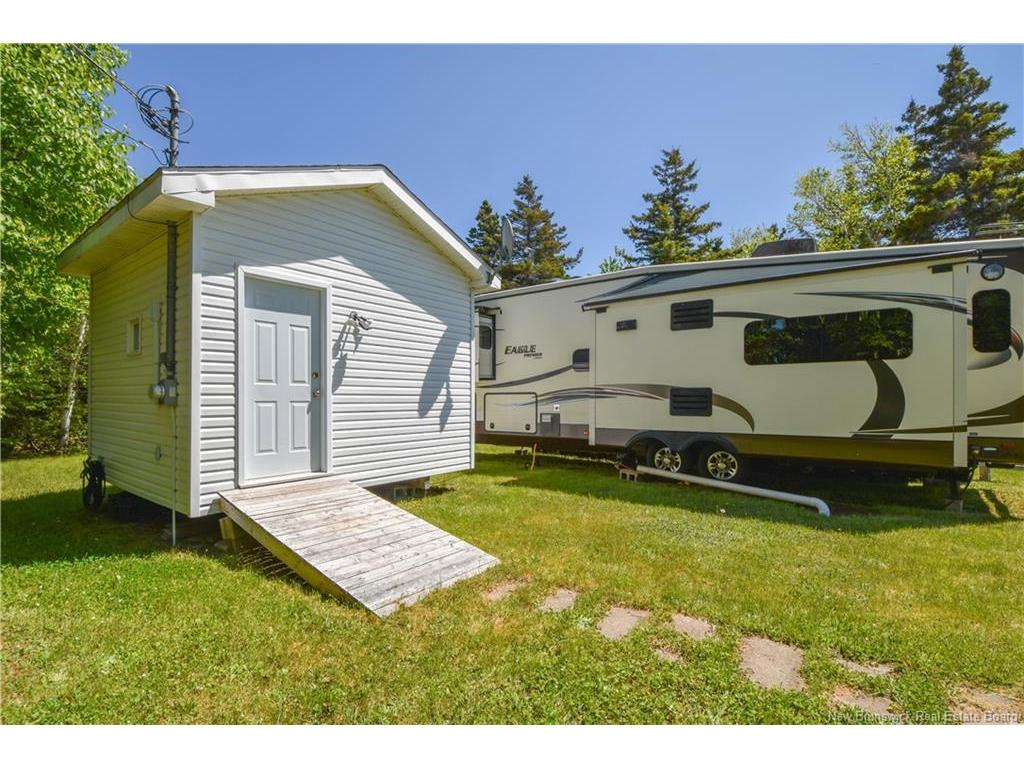 









98


des Vacanciers

LANE,
Pointe-Canot,







NB
E8T 5S1

