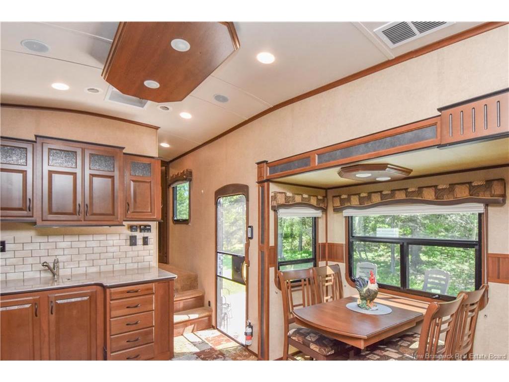 









98


des Vacanciers

LANE,
Pointe-Canot,







NB
E8T 5S1

