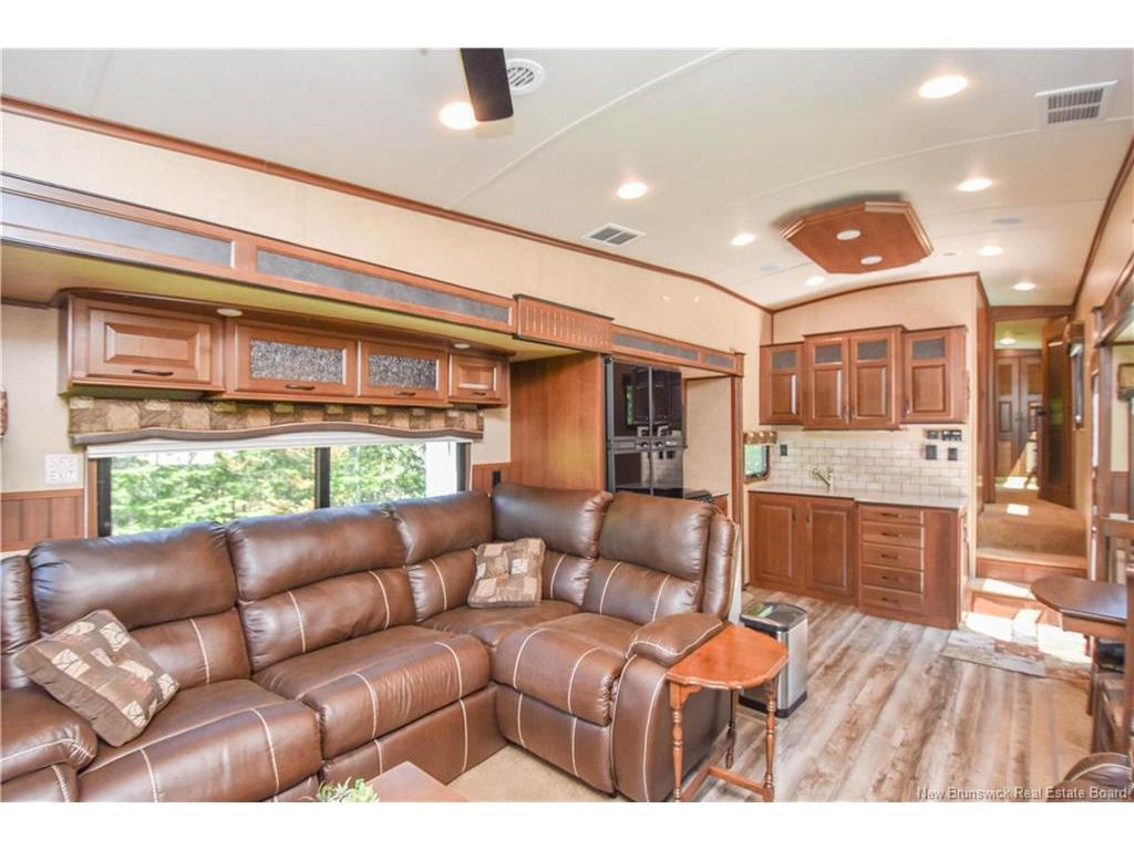 









98


des Vacanciers

LANE,
Pointe-Canot,







NB
E8T 5S1

