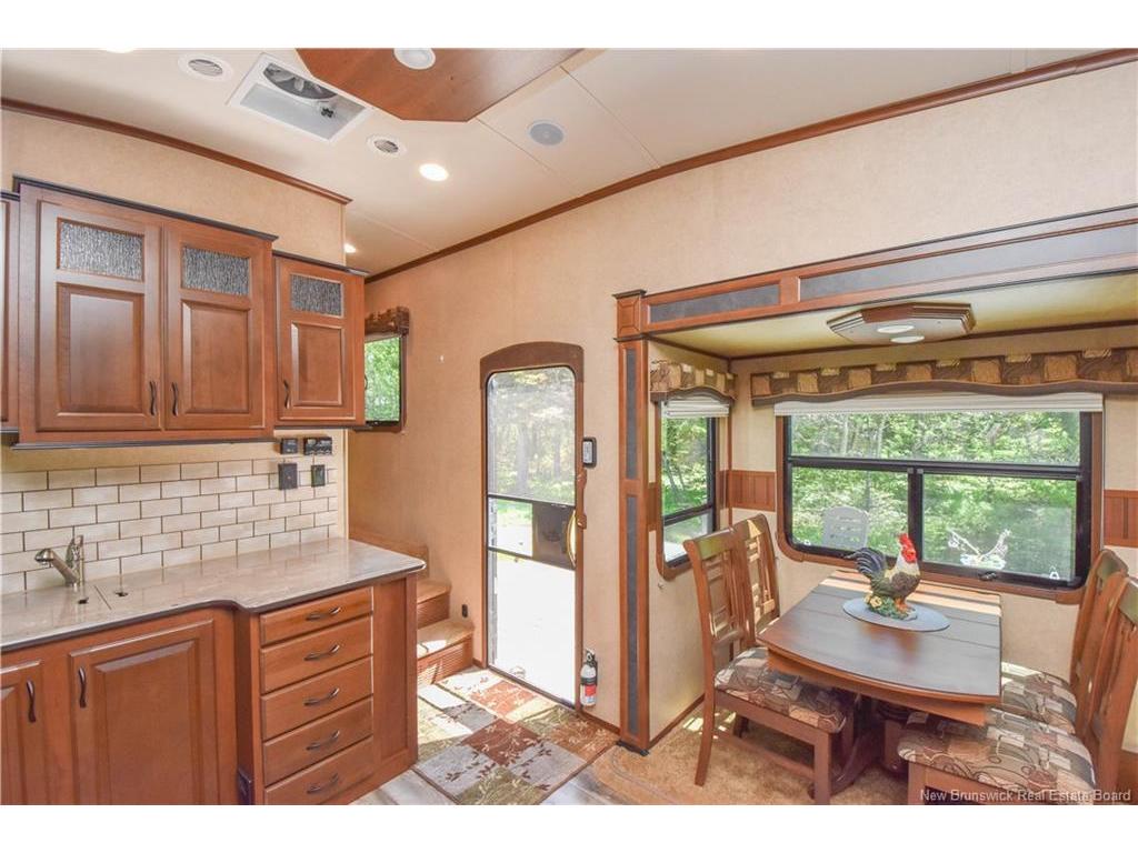 









98


des Vacanciers

LANE,
Pointe-Canot,







NB
E8T 5S1

