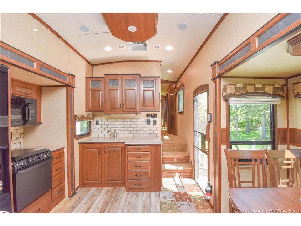









98


des Vacanciers

LANE,
Pointe-Canot,







NB
E8T 5S1

