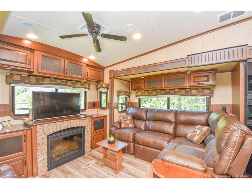 









98


des Vacanciers

LANE,
Pointe-Canot,







NB
E8T 5S1

