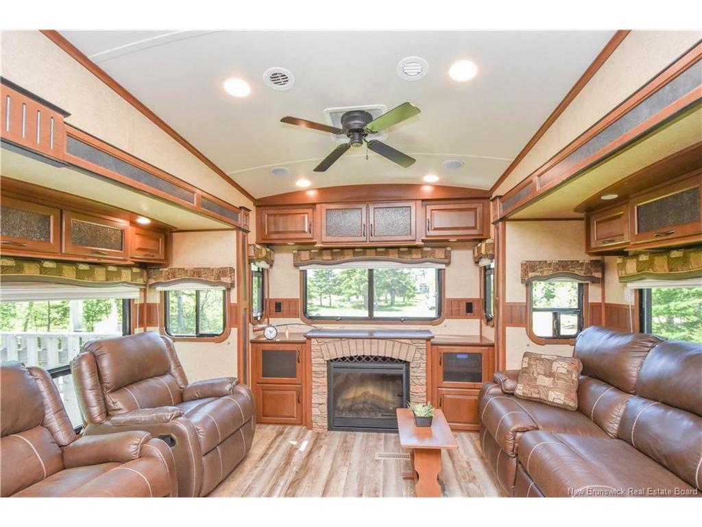 









98


des Vacanciers

LANE,
Pointe-Canot,







NB
E8T 5S1

