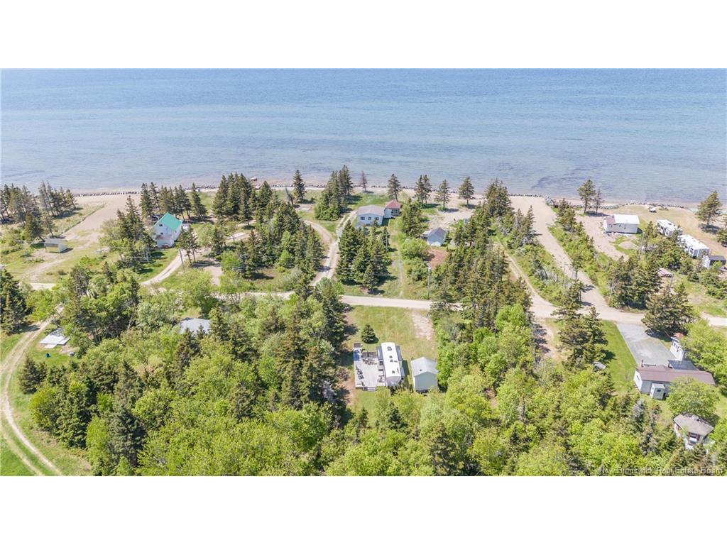 









98


des Vacanciers

LANE,
Pointe-Canot,







NB
E8T 5S1

