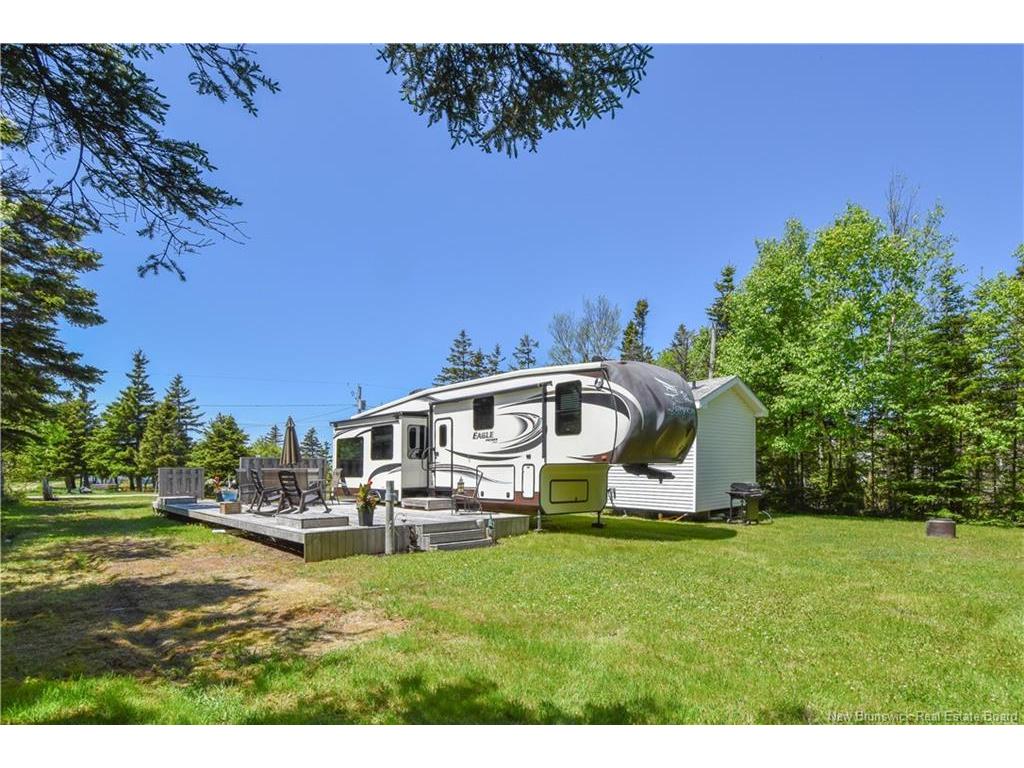 









98


des Vacanciers

LANE,
Pointe-Canot,







NB
E8T 5S1

