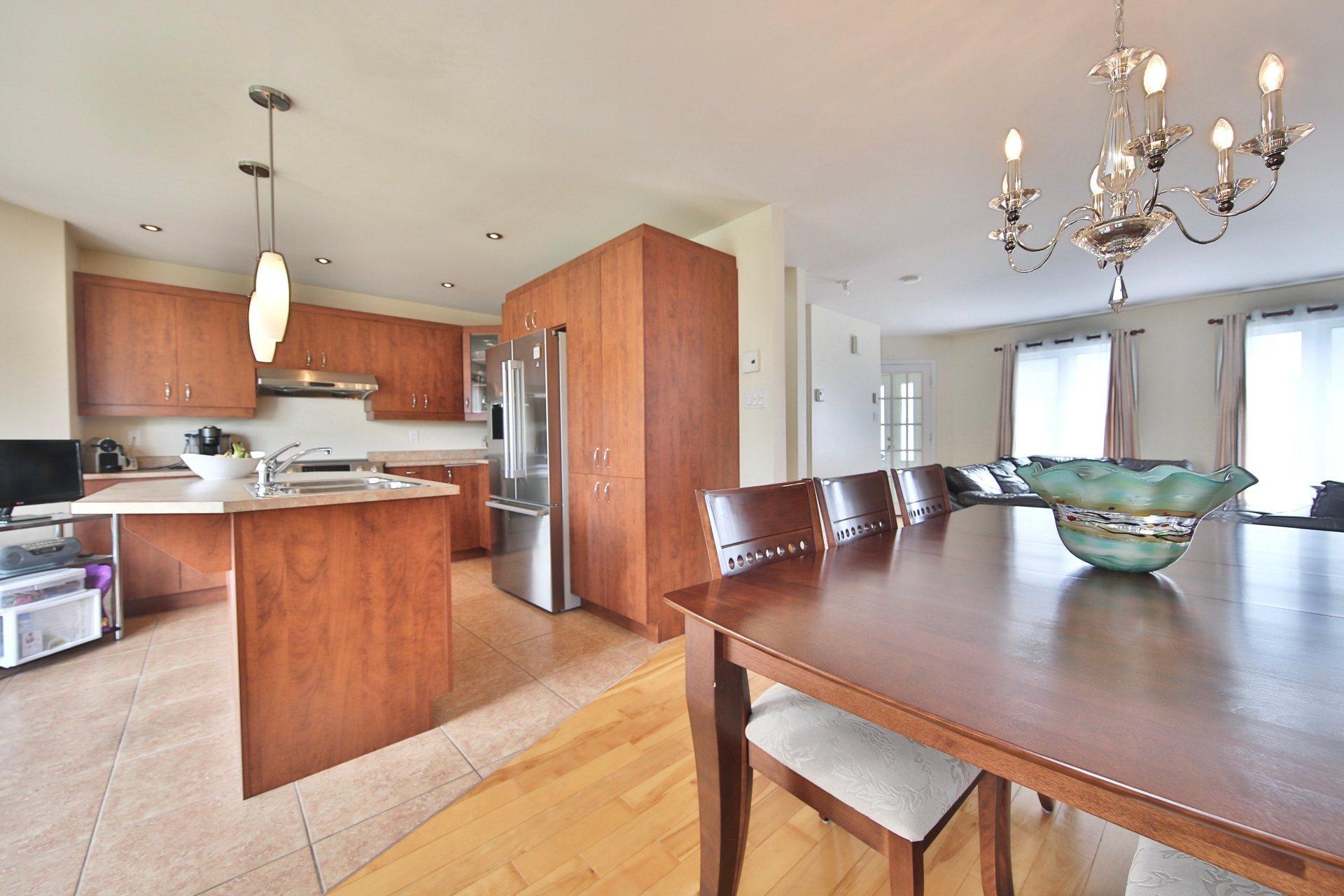 









7232


Rue des Pivoines

,
Longueuil (Saint-Hubert),




QC
J3Y0A1


