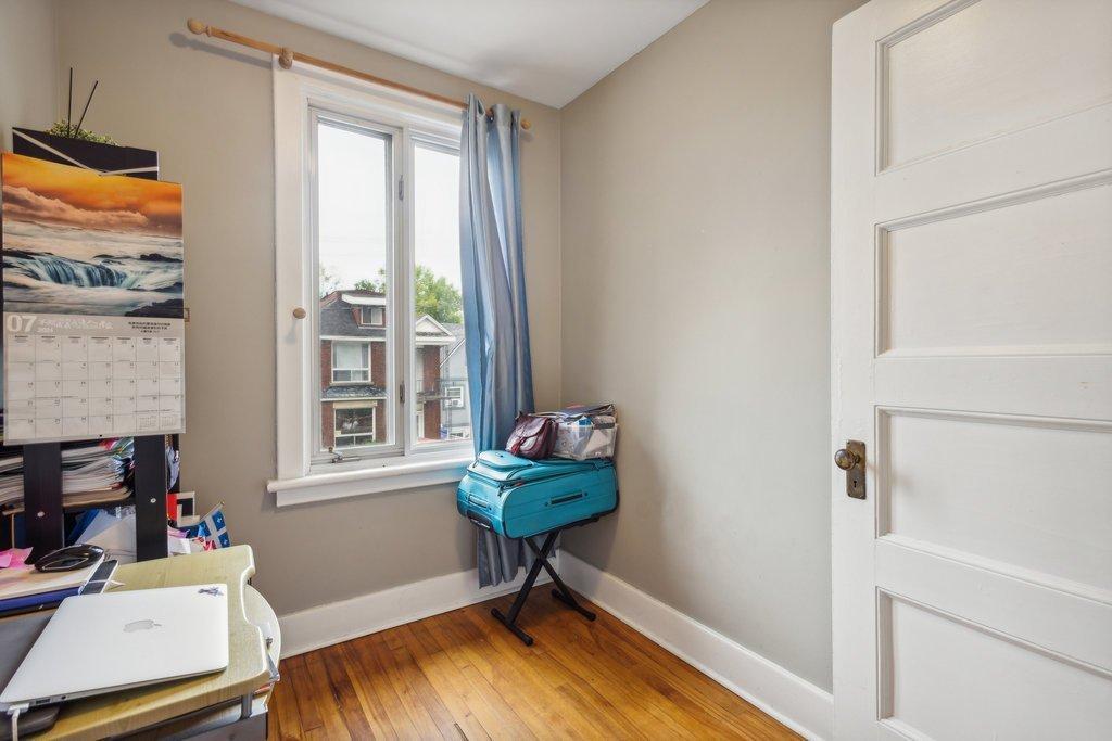 









40

 - 42


Rue Brodeur

,
Gatineau (Hull),




QC
J8Y2P5

