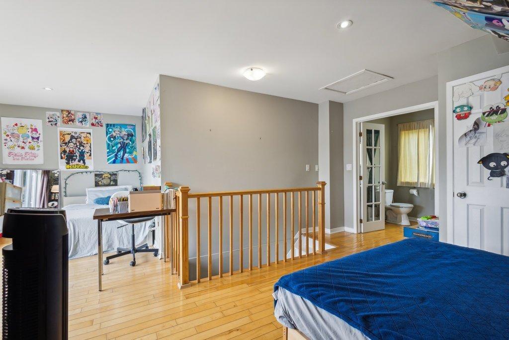 









40

 - 42


Rue Brodeur

,
Gatineau (Hull),




QC
J8Y2P5

