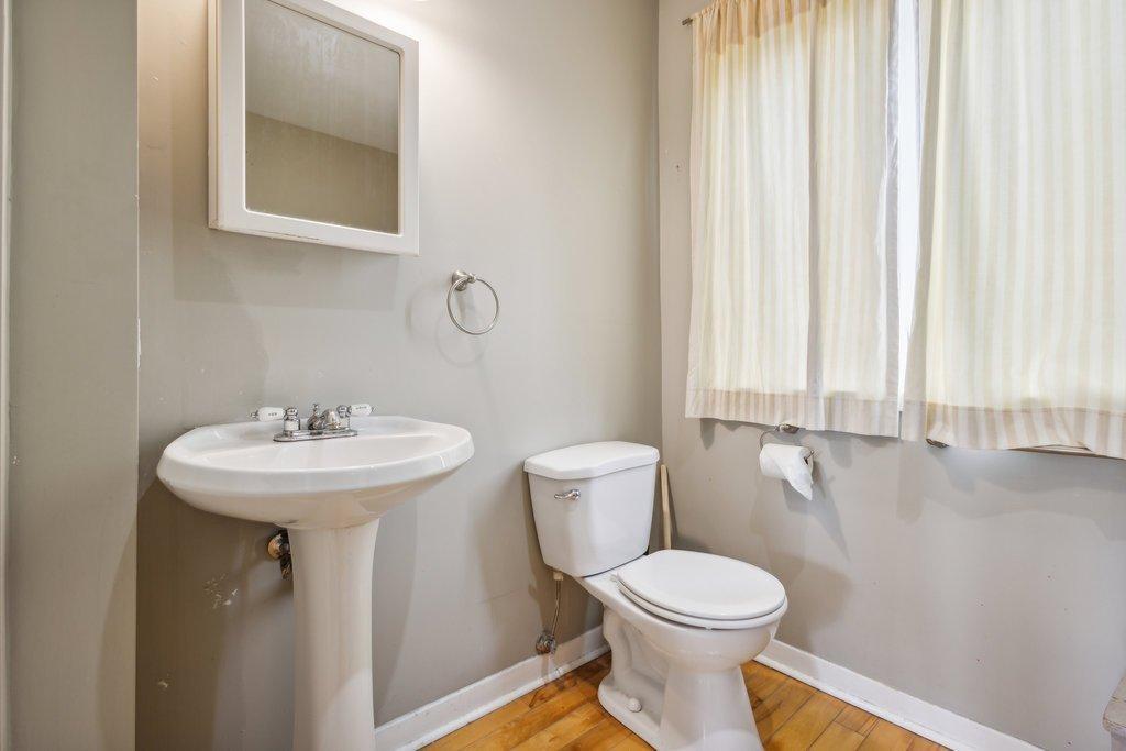 









40

 - 42


Rue Brodeur

,
Gatineau (Hull),




QC
J8Y2P5

