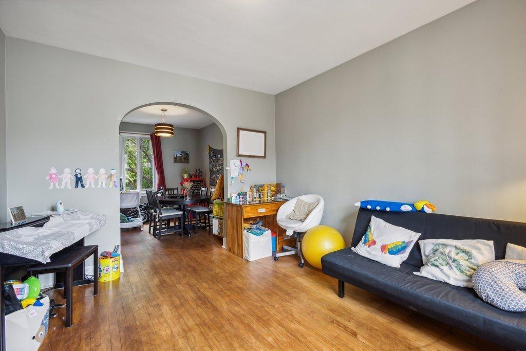 









40

 - 42


Rue Brodeur

,
Gatineau (Hull),




QC
J8Y2P5

