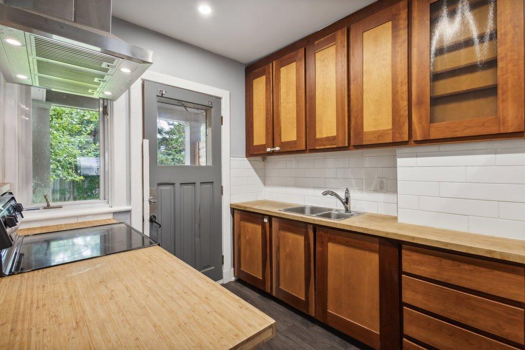 









40

 - 42


Rue Brodeur

,
Gatineau (Hull),




QC
J8Y2P5

