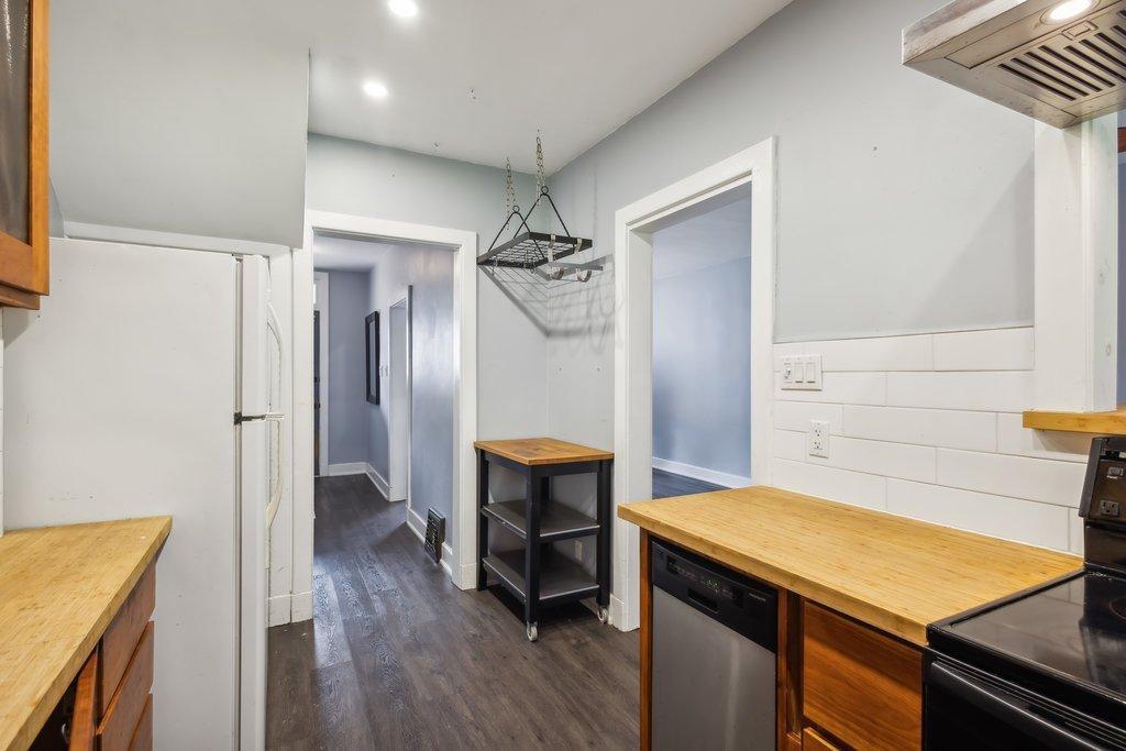 









40

 - 42


Rue Brodeur

,
Gatineau (Hull),




QC
J8Y2P5

