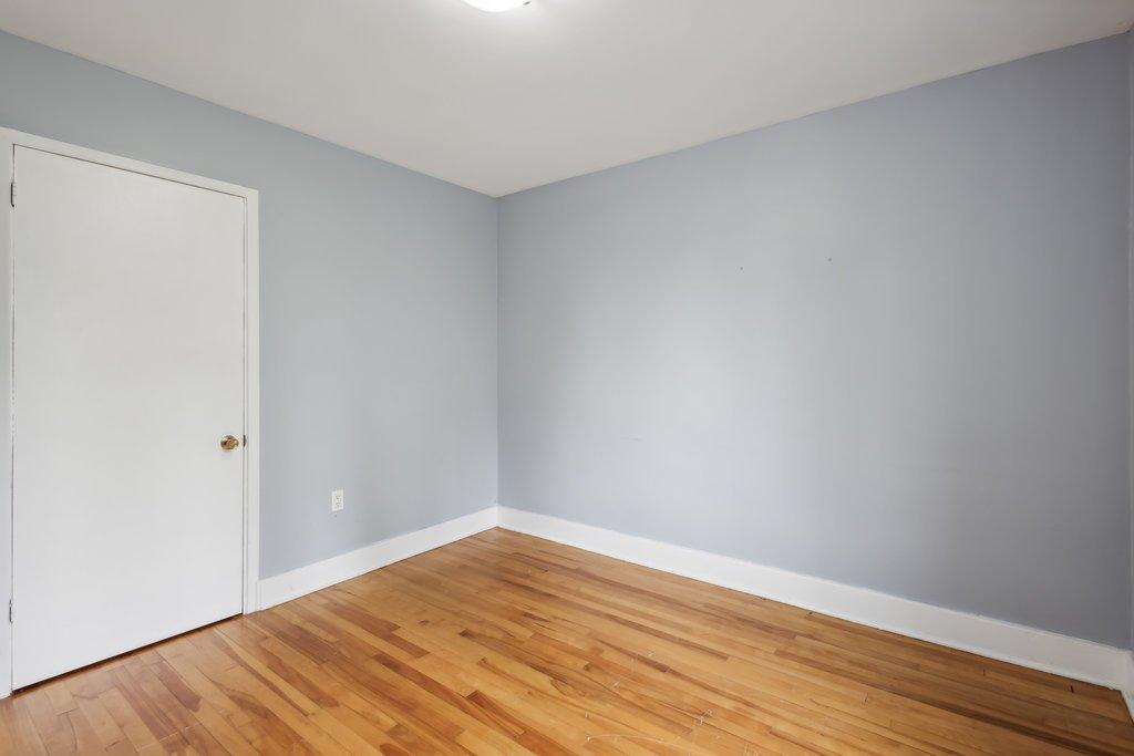









40

 - 42


Rue Brodeur

,
Gatineau (Hull),




QC
J8Y2P5

