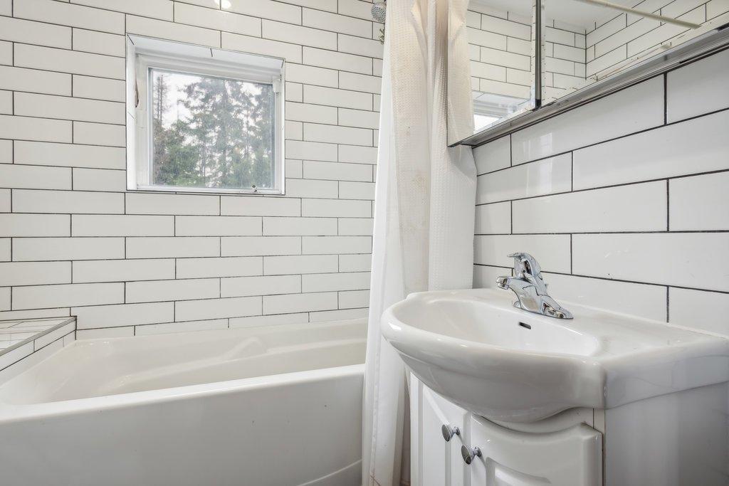 









40

 - 42


Rue Brodeur

,
Gatineau (Hull),




QC
J8Y2P5

