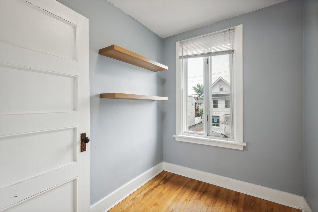 









40

 - 42


Rue Brodeur

,
Gatineau (Hull),




QC
J8Y2P5

