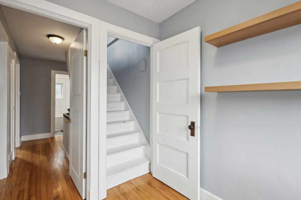 









40

 - 42


Rue Brodeur

,
Gatineau (Hull),




QC
J8Y2P5

