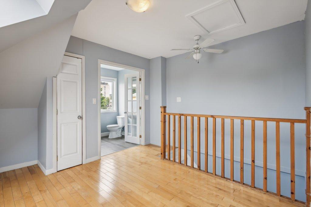 









40

 - 42


Rue Brodeur

,
Gatineau (Hull),




QC
J8Y2P5

