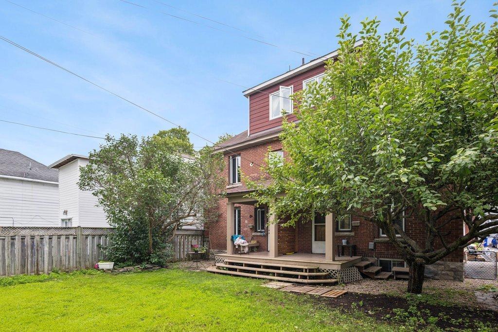 









40

 - 42


Rue Brodeur

,
Gatineau (Hull),




QC
J8Y2P5

