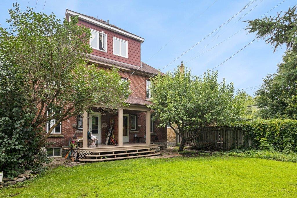 









40

 - 42


Rue Brodeur

,
Gatineau (Hull),




QC
J8Y2P5

