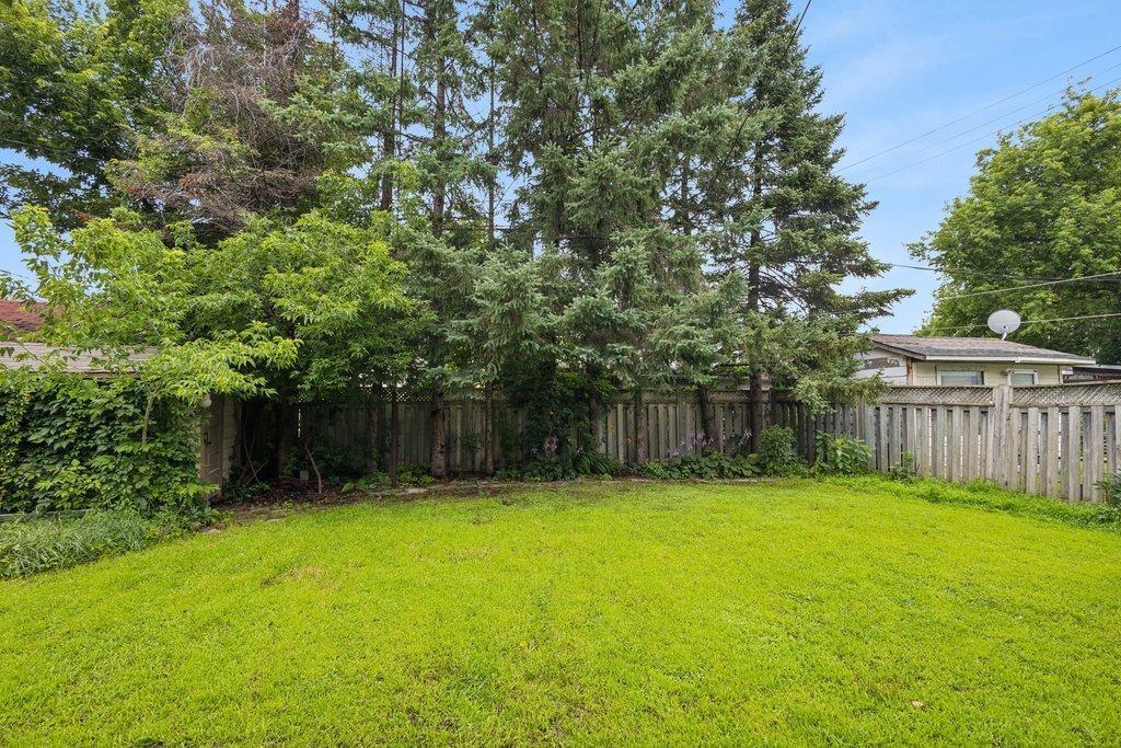 









40

 - 42


Rue Brodeur

,
Gatineau (Hull),




QC
J8Y2P5

