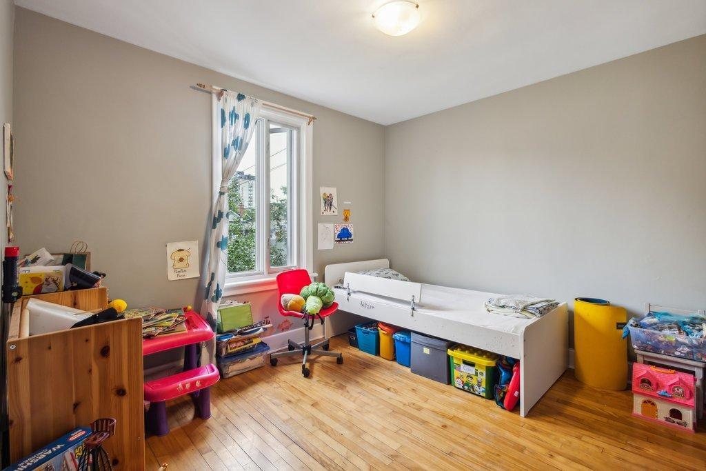 









40

 - 42


Rue Brodeur

,
Gatineau (Hull),




QC
J8Y2P5

