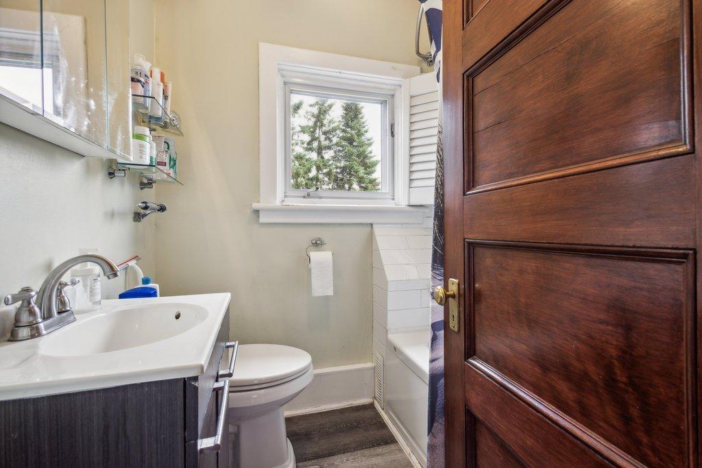 









40

 - 42


Rue Brodeur

,
Gatineau (Hull),




QC
J8Y2P5

