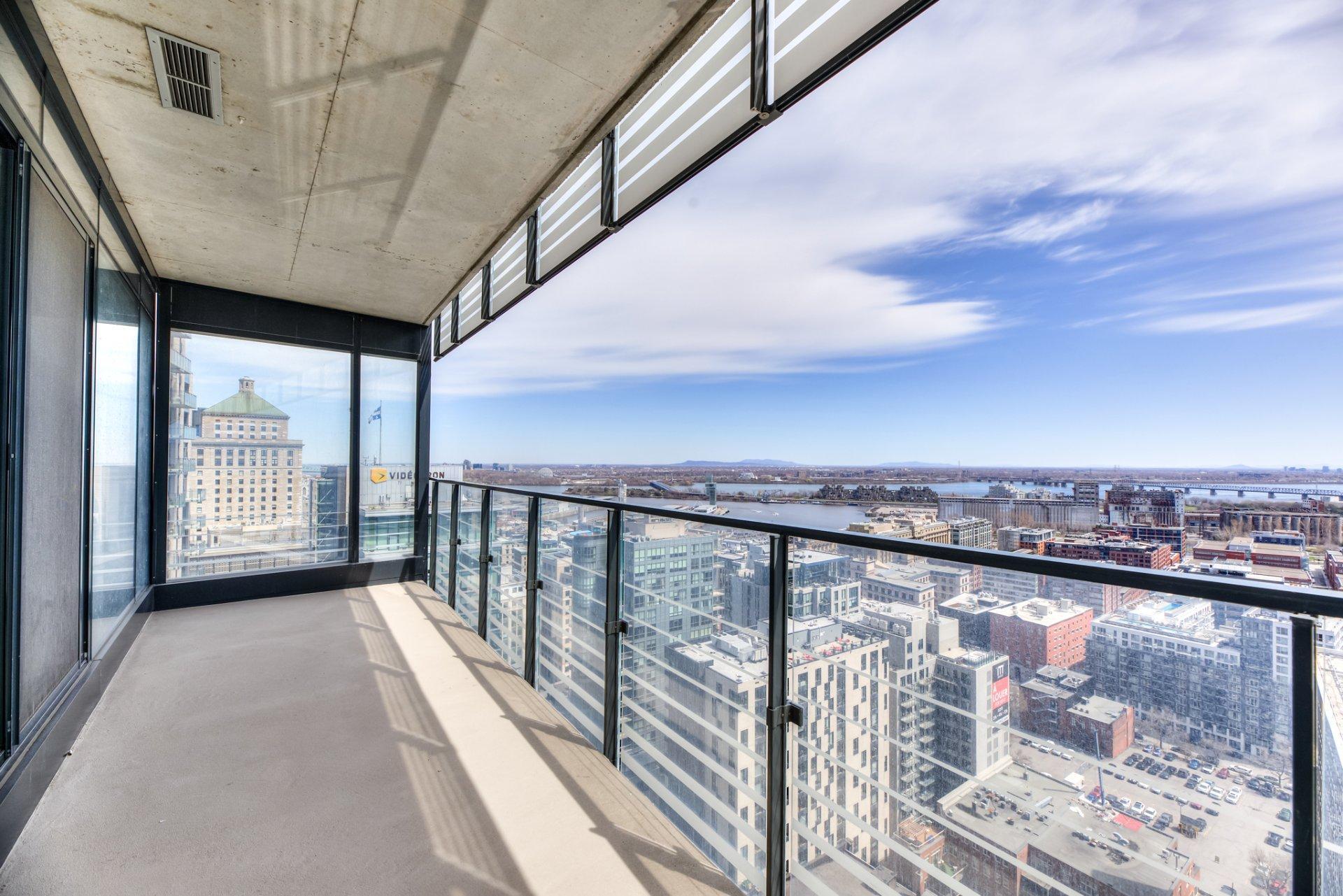









720


Rue St-Jacques

, 2504,
Montréal (Ville-Marie),




QC
H3C1A1

