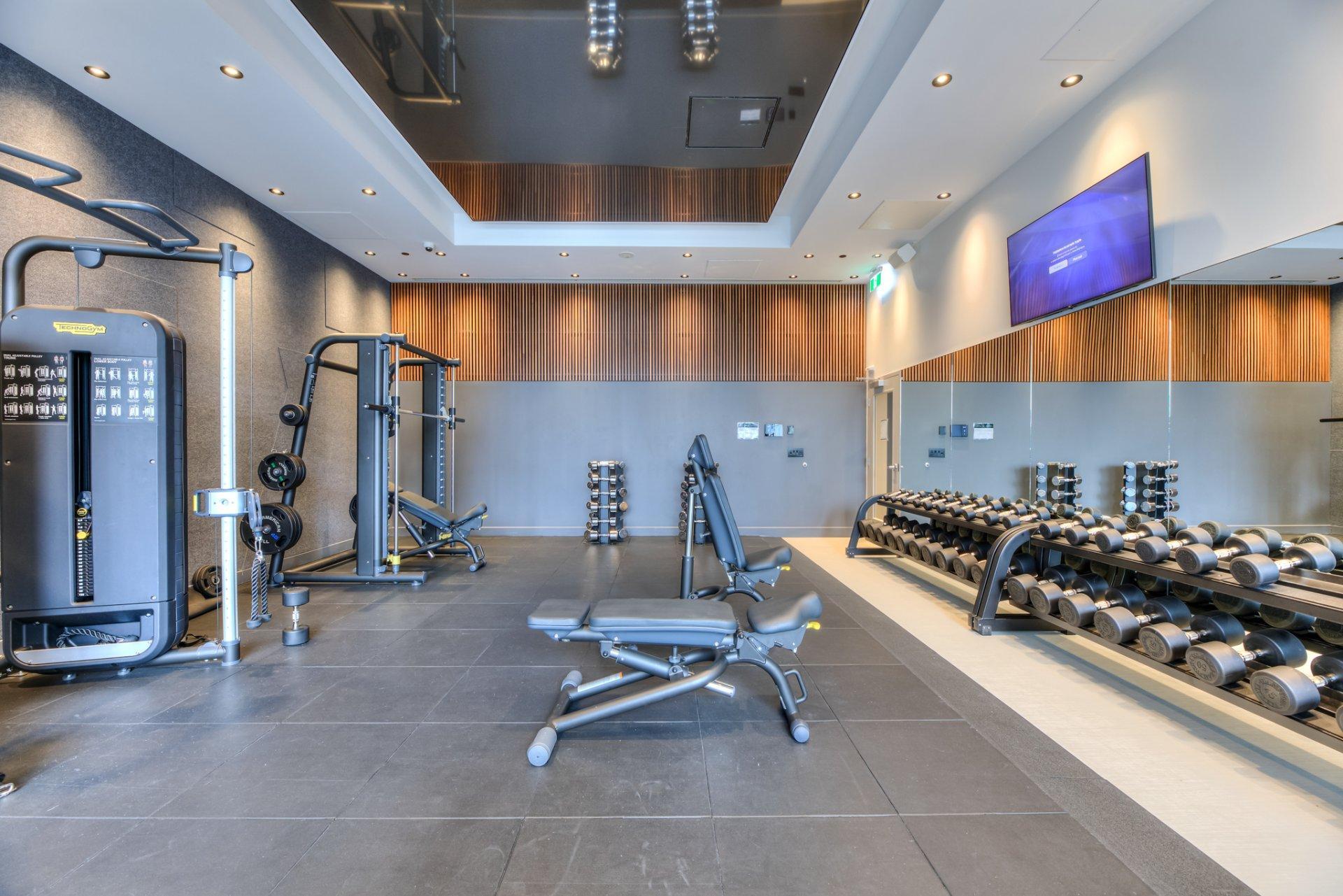 









720


Rue St-Jacques

, 2504,
Montréal (Ville-Marie),




QC
H3C1A1

