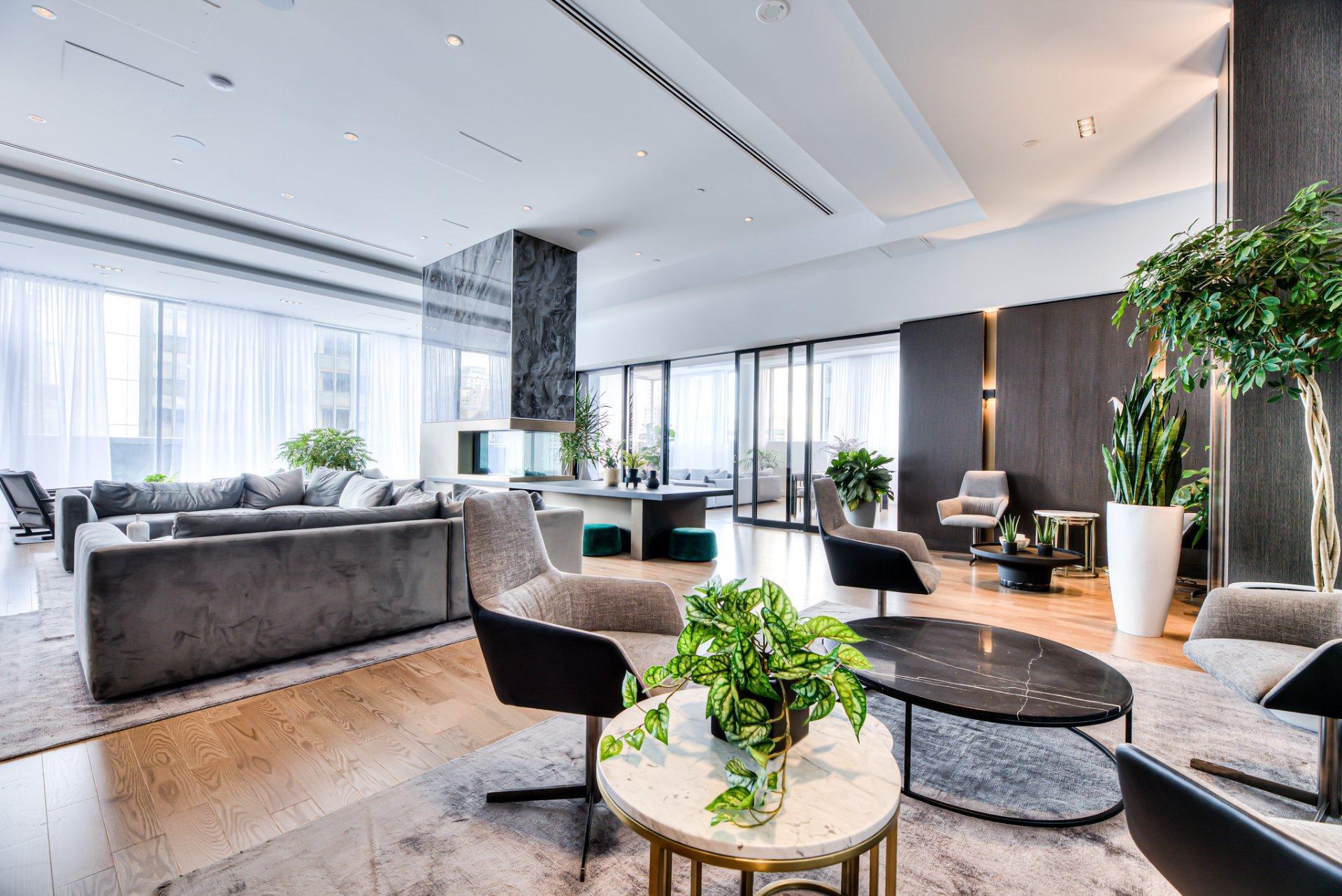 









720


Rue St-Jacques

, 2504,
Montréal (Ville-Marie),




QC
H3C1A1

