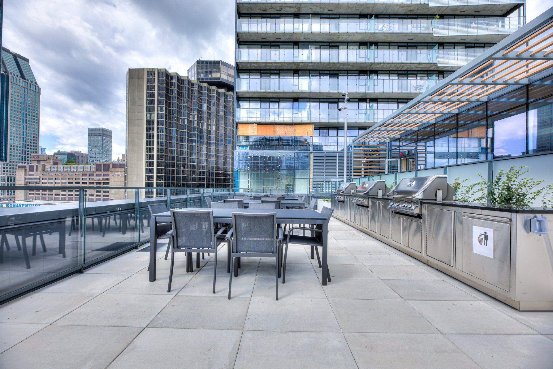 









720


Rue St-Jacques

, 2504,
Montréal (Ville-Marie),




QC
H3C1A1

