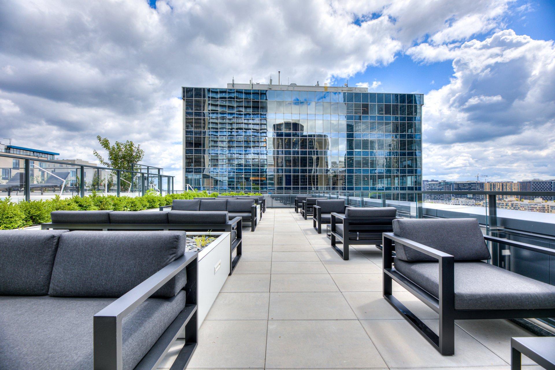 









720


Rue St-Jacques

, 2504,
Montréal (Ville-Marie),




QC
H3C1A1

