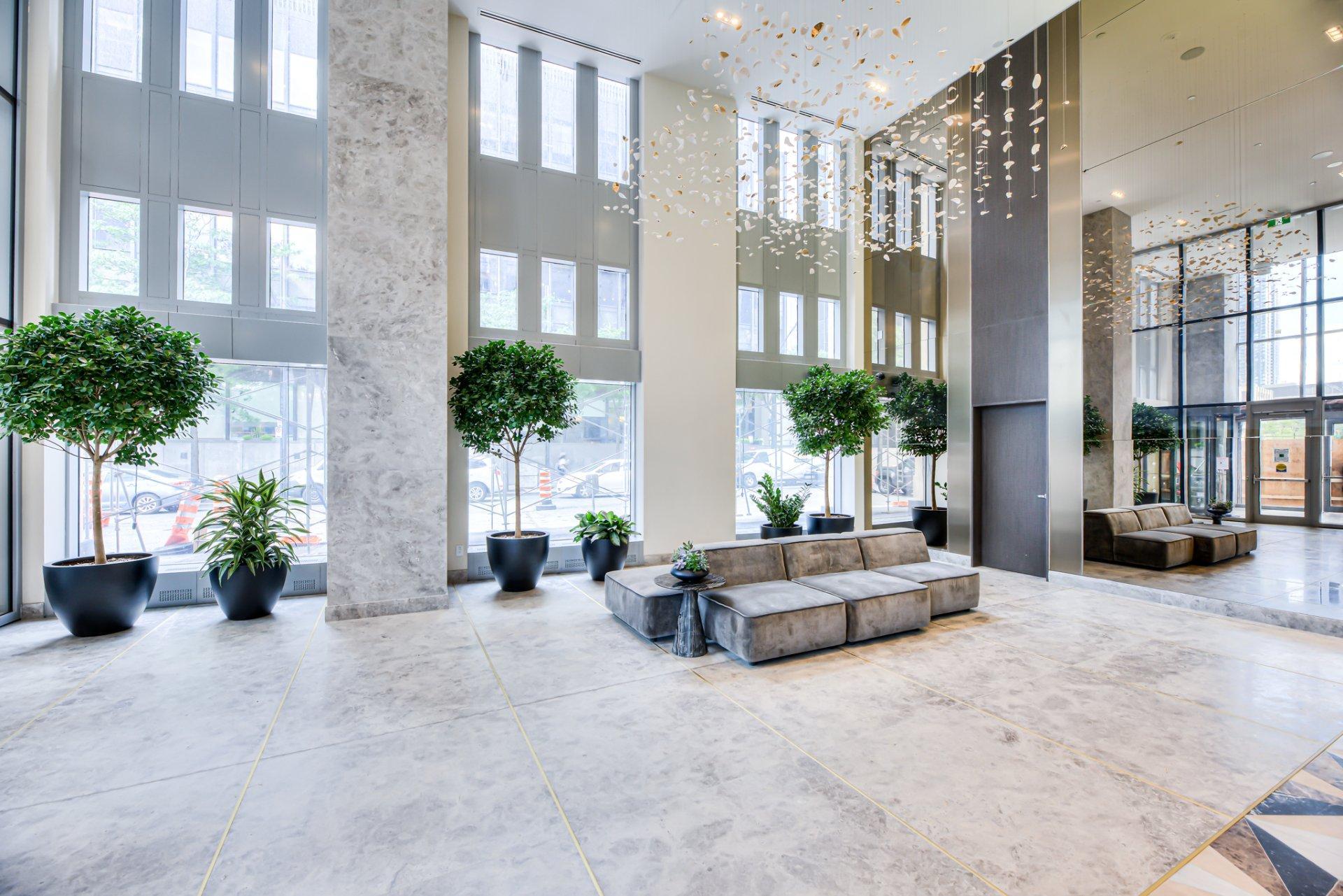 









720


Rue St-Jacques

, 2504,
Montréal (Ville-Marie),




QC
H3C1A1


