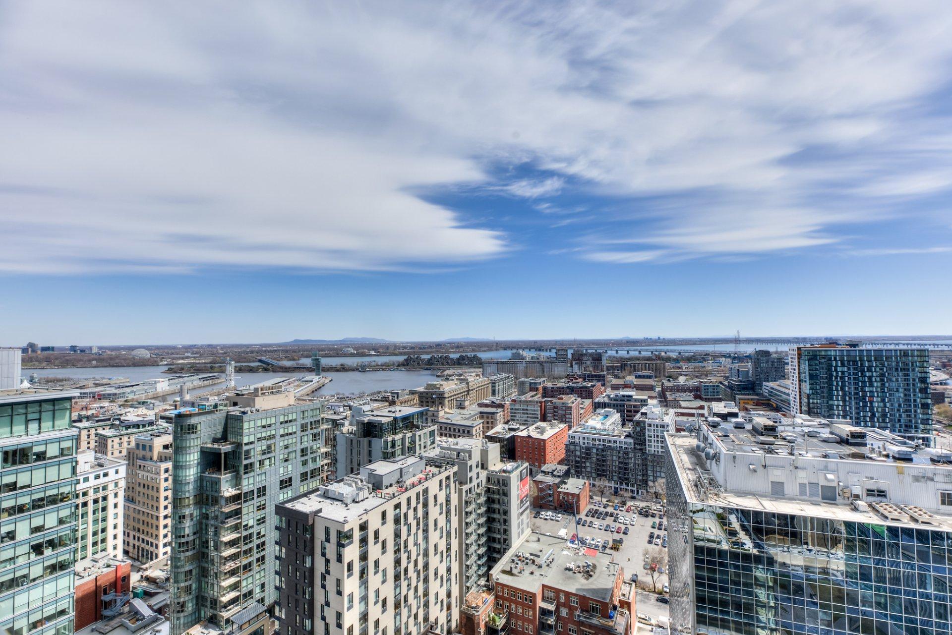 









720


Rue St-Jacques

, 2504,
Montréal (Ville-Marie),




QC
H3C1A1

