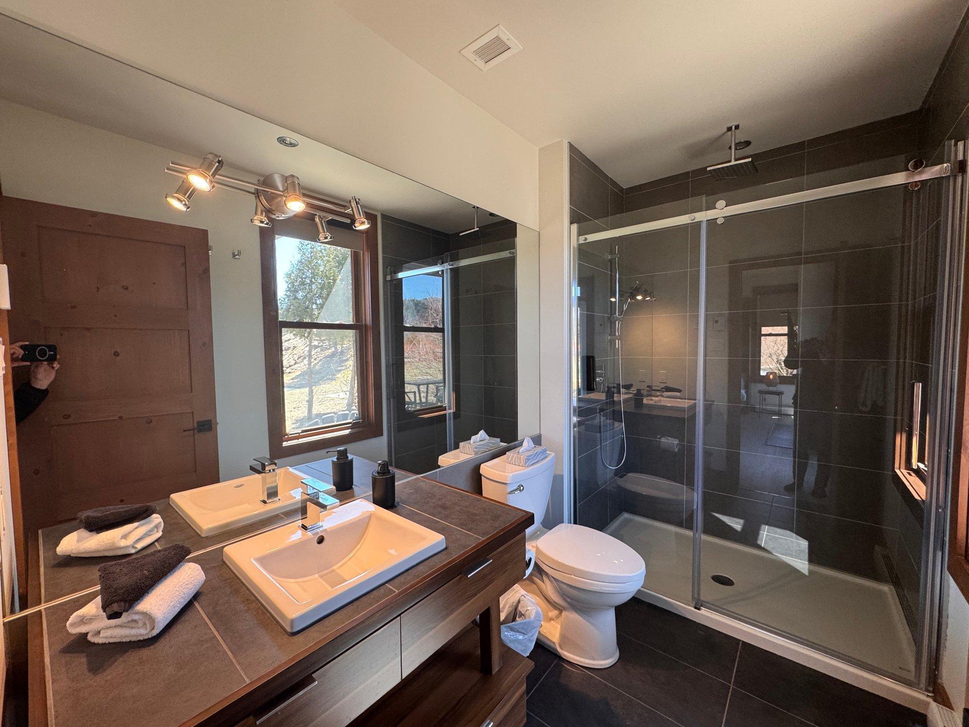 









2192


Ch. du Lac-Supérieur

, 2101,
Lac-Supérieur,




QC
J0T1P0

